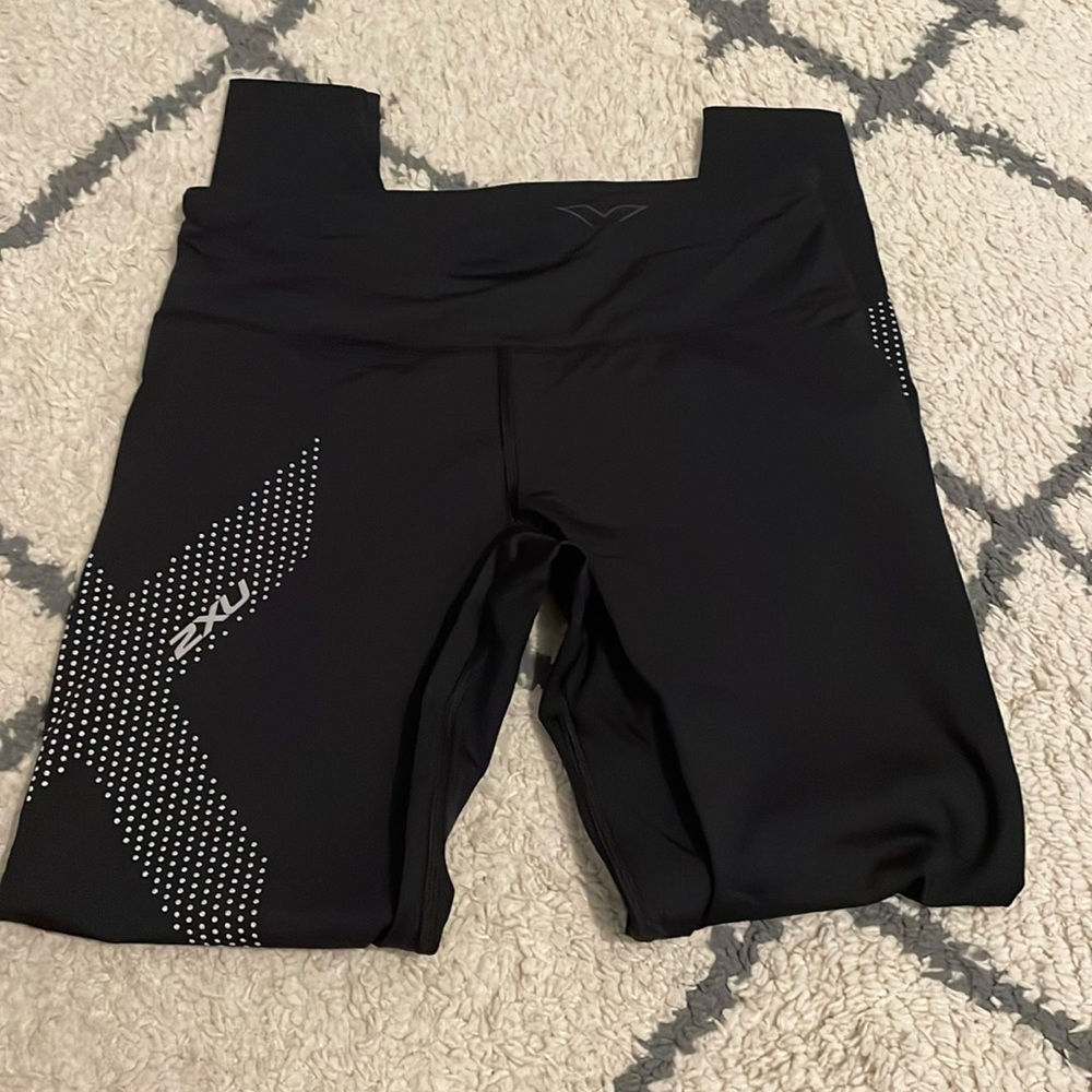 2XU black compression leggings